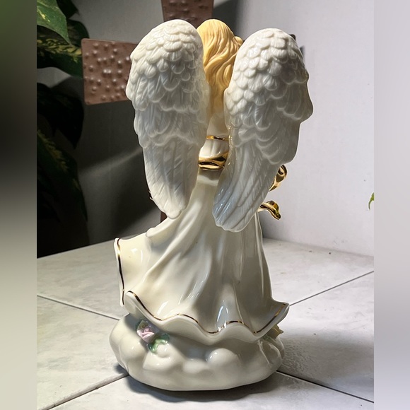 VTG Sankyo 9" Tall Angel w-Harp Music Box - Porcelain w-22K Gold - Picture 3 of 5